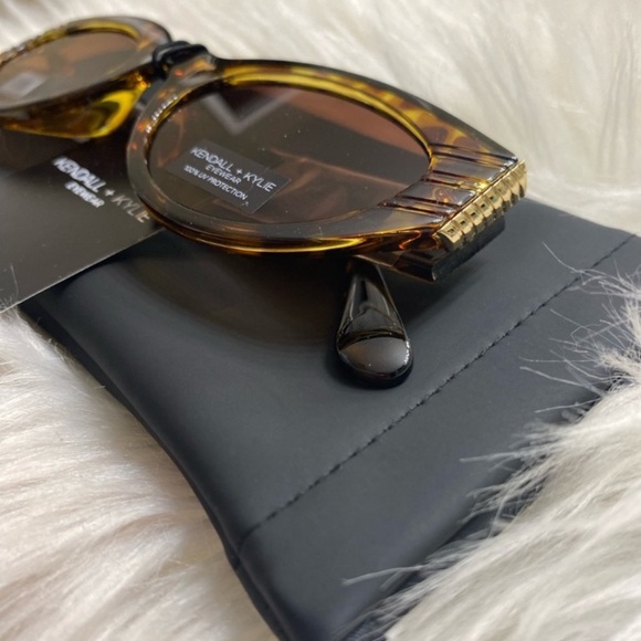 KENDALL + KYLIE Amber Demi Cat Eye Frame Alexandra Designer Sunglasses w/Pouch - Picture 9 of 10